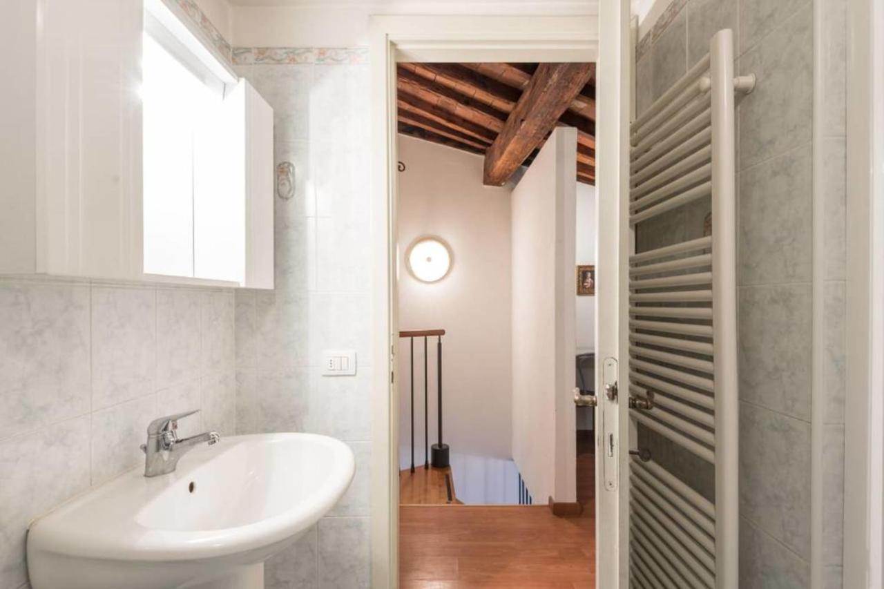 Lovely Loft 2 Steps From The Cathedral In Florenţa Exterior foto